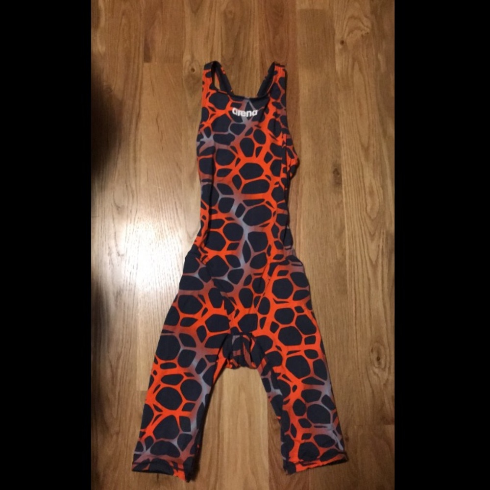 ARENA competitive swimming fast skin / tech suit
